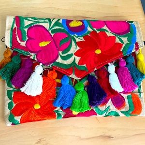 EMBROIDERED CROSSBODY/CLUTCH